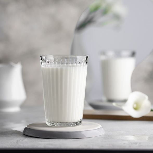 ミルクデザイン 飲むヨーグルト無糖 200ml グラスフェッドミルク100%使用 【土発送限定商品】