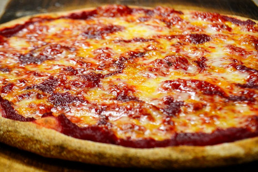 石窯焼き のビーツのピザ スペルト小麦100%全粒粉 保存料・着色料不使用　totonoi　pizza