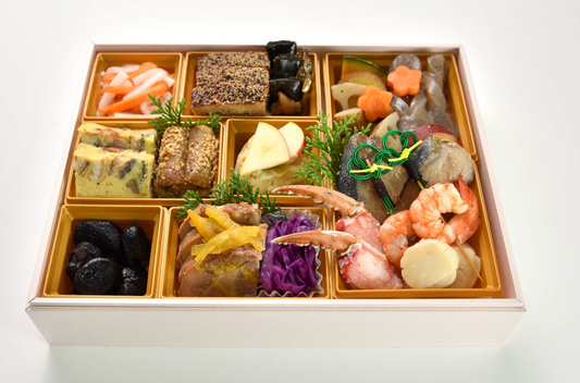 【２０２６年お正月】　オーガニックキッチンさんの産地のみえる安心おせち　冷凍２－３人前　約700ｇ（冷凍）