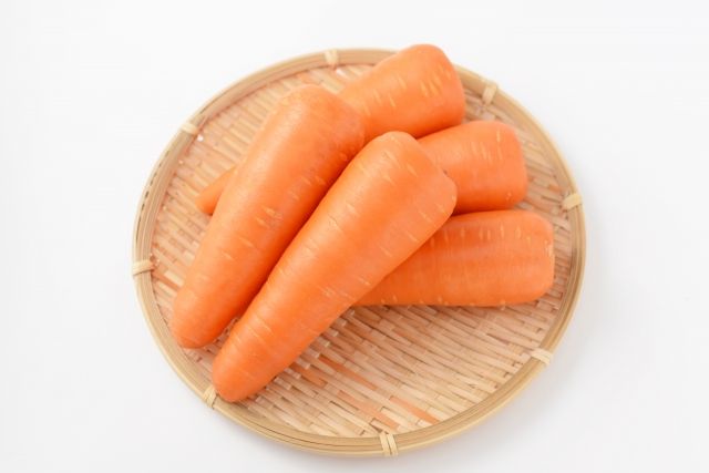 千葉の有機人参（洗い） 約600g　有機認証・許容農薬ゼロ（千葉県） 越川高志 他